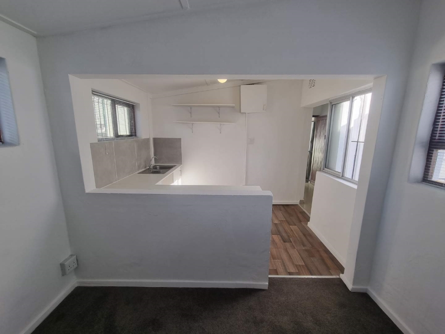 To Let 0 Bedroom Property for Rent in Sea Point Western Cape